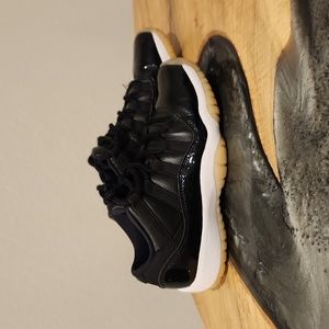 Air Jordan 11 Retro Low '72-10' 528896-001 Sz. 5.5Y